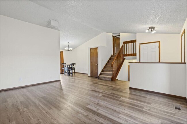 Building Photo - 2264 Danielle Ct