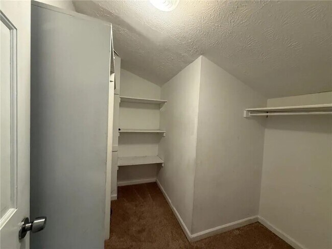 Building Photo - 2329 Milstead Cir NE