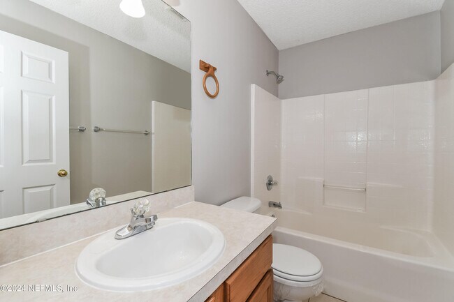 Building Photo - 10450 McGirts Creek Dr