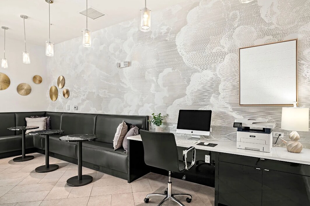 Building Photo - 4950 W Prescott St