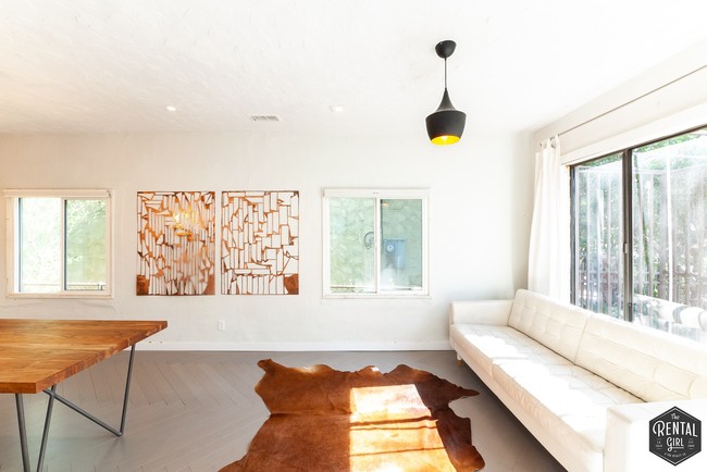 Building Photo - 314 S Gless St