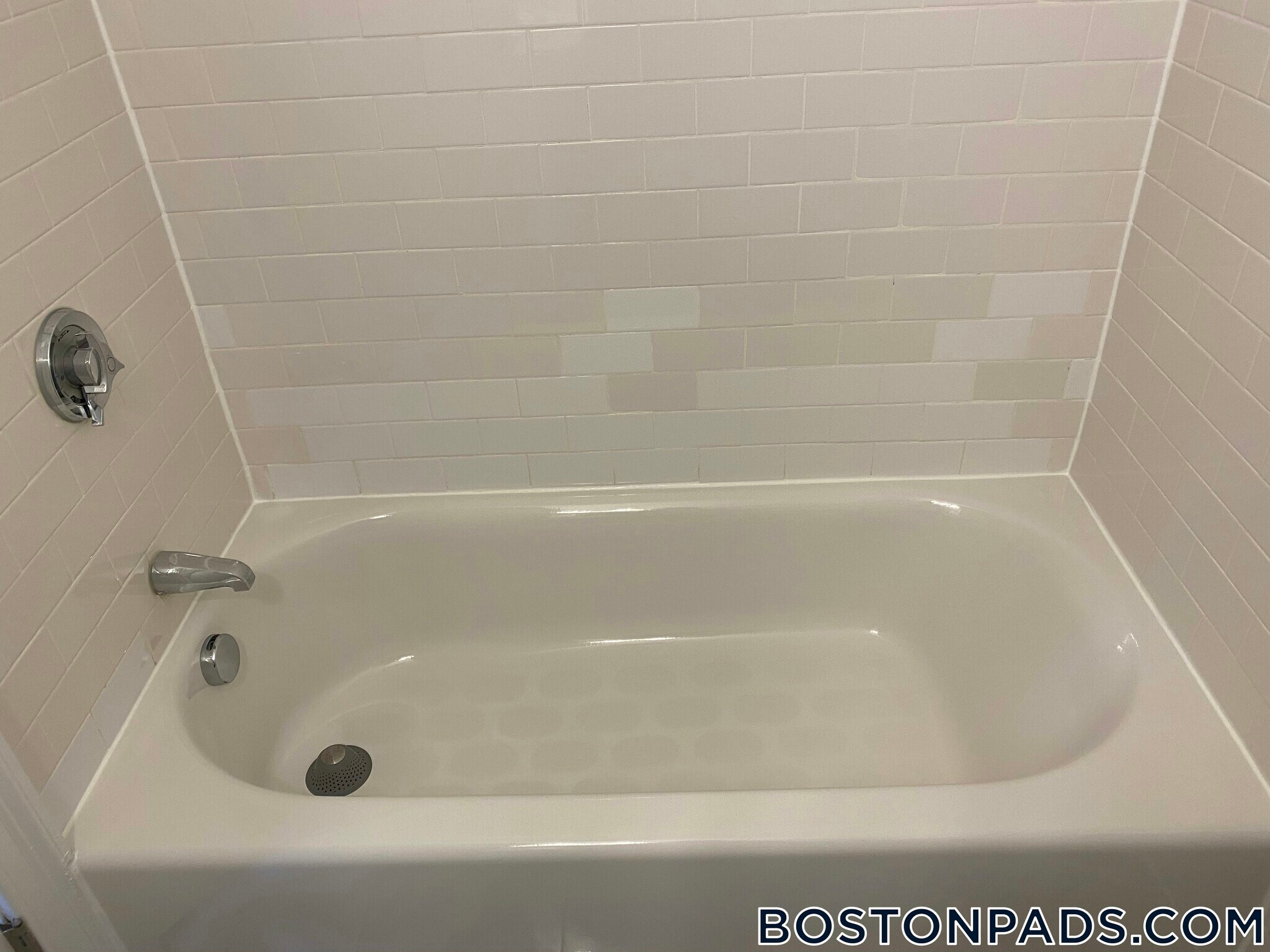 Building Photo - 134 Summer St