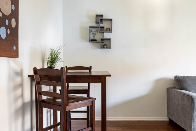 Building Photo - 12415 1/2 Chandler Blvd-A