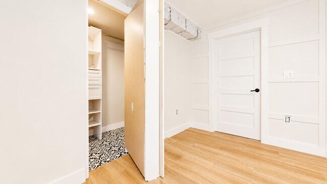 Building Photo - 3660 Native Dancer Dr
