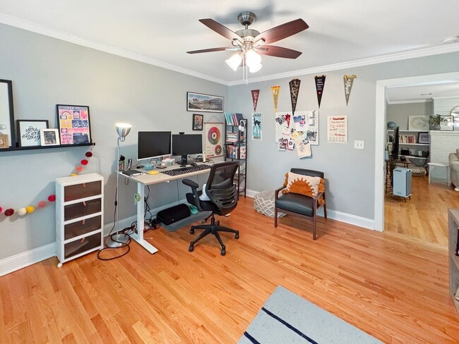 Building Photo - Large 4 bedroom, 3 bath home recently updated near Chickasaw Gardens