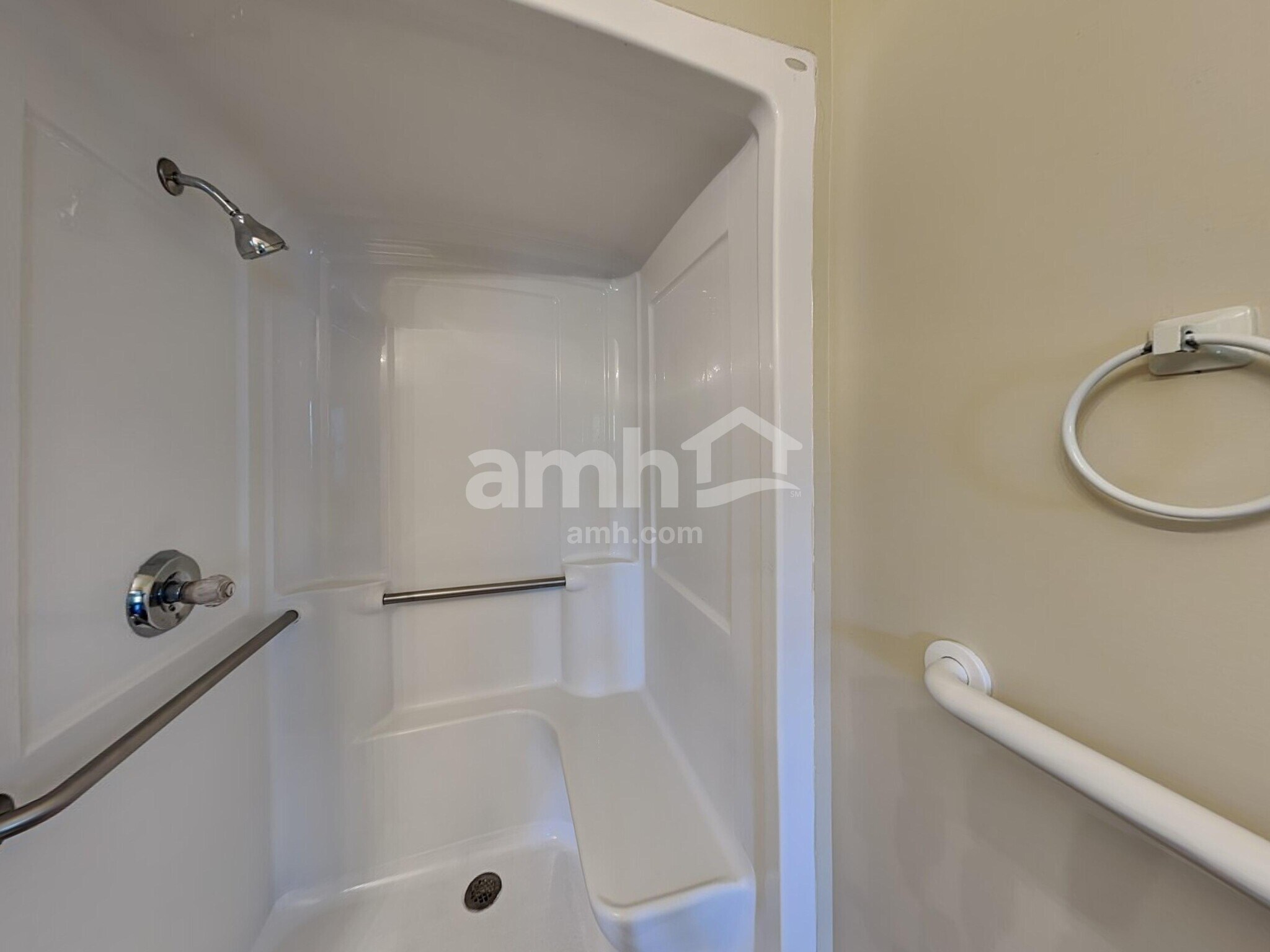 Building Photo - 3812 Wolf Creek Rd