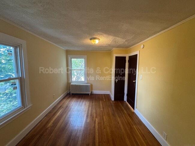 Building Photo - 106 Day St