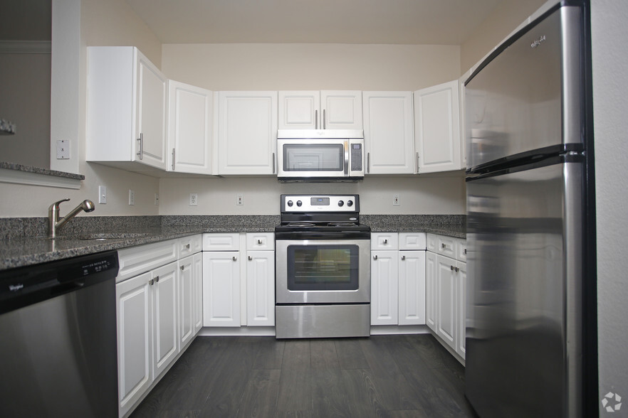 The Apartments at Aberdeen Station - 1000 Central Ave Aberdeen NJ 07747 ...