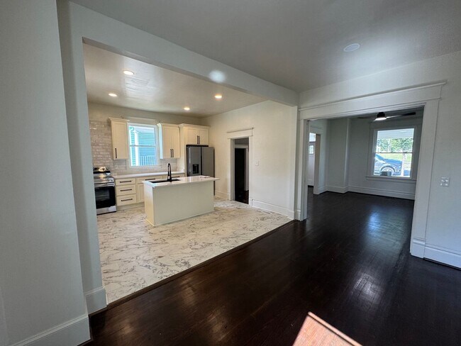 Building Photo - Updated 3-Bedroom, 2-Bath with all new appliances.