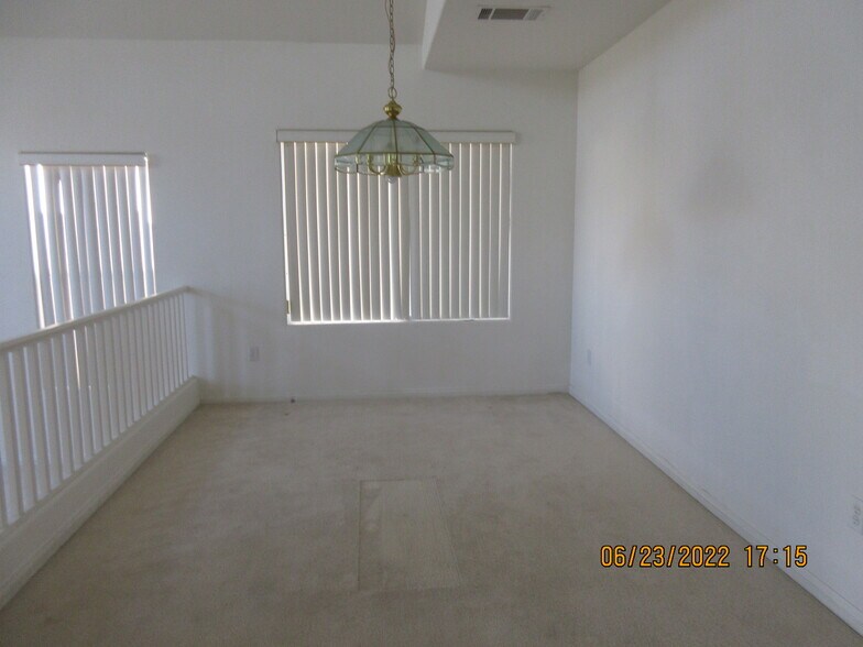 Building Photo - 211 Tayman Park Ave