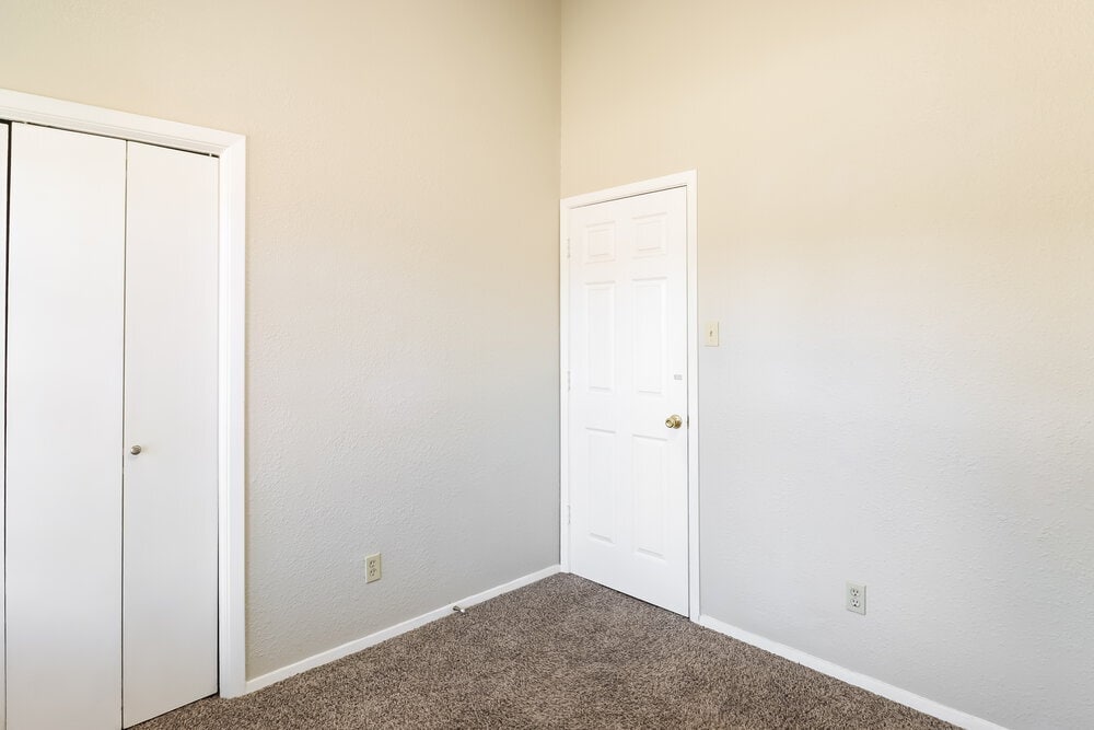 Building Photo - 2605 Mountainview Dr