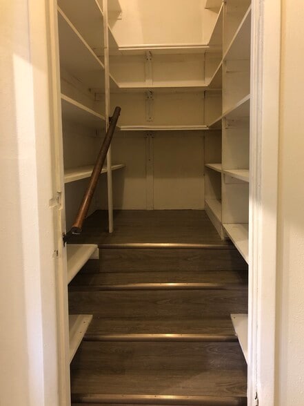 Pantry - 105 W 2nd St