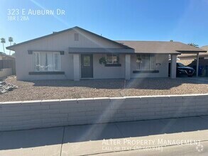 Building Photo - 323 E Auburn Dr