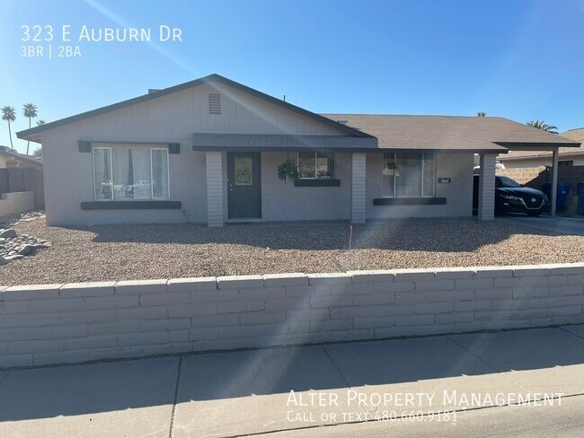 Primary Photo - 323 E Auburn Dr
