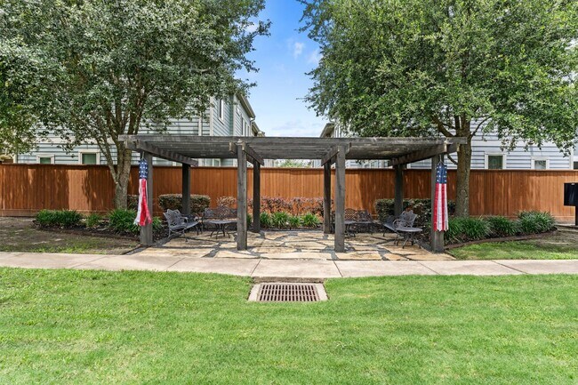 Building Photo - 8904 Aventino Wy