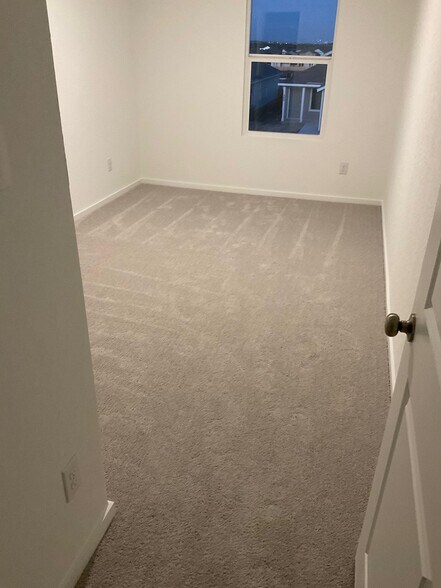 Secondary Bedroom 2 - 259 Ottawa Way