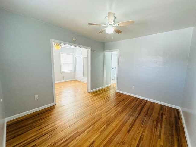 Building Photo - 7 E Clark St