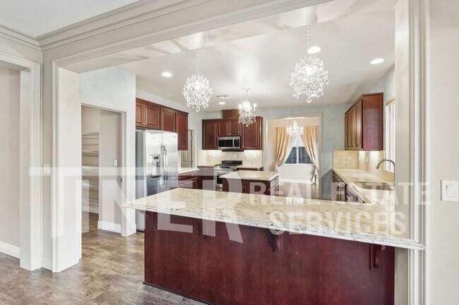 Building Photo - 3576 Hume St