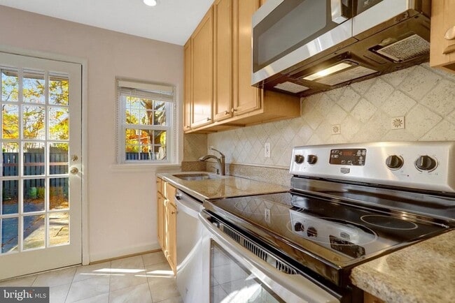 Building Photo - 4326 36th St S