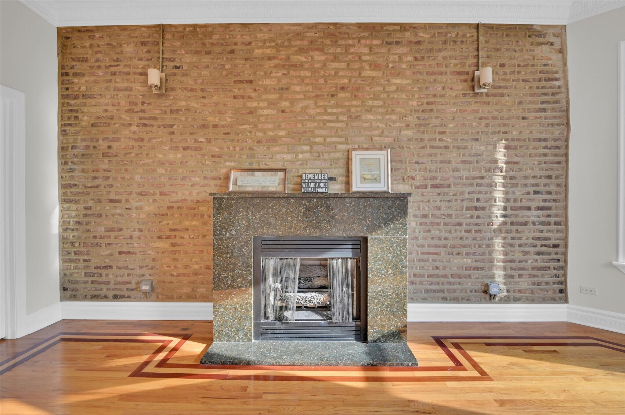 Building Photo - 4856 S Prairie Ave