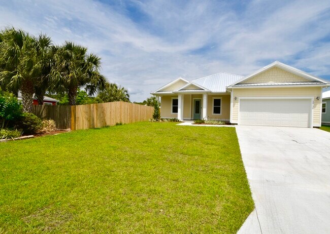 Building Photo - 12120 Lyndell Plantation Dr