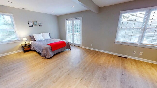 Building Photo - THE UNION GROVE | Gorgeous renovated home in Lithonia featuring large common areas, a spacious ki...