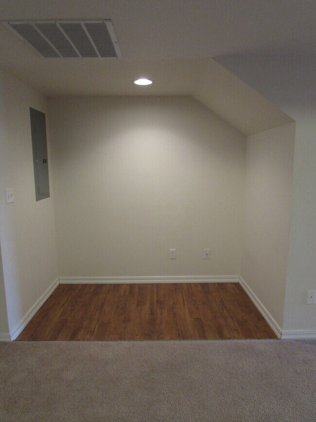 Building Photo - 119 Andrews Dr