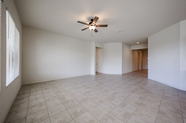 Building Photo - 4 Bedroom Home in Asante Community