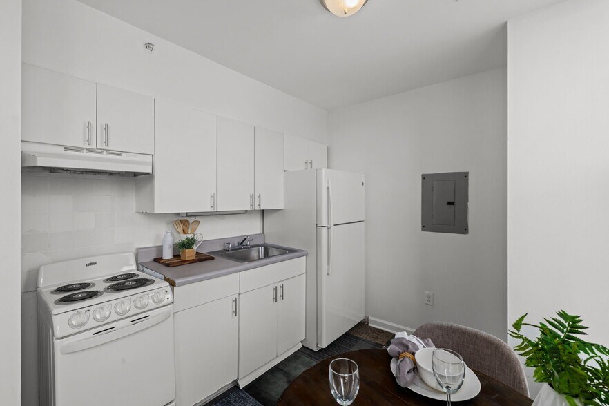 Building Photo - 8612 Halls Ferry Road