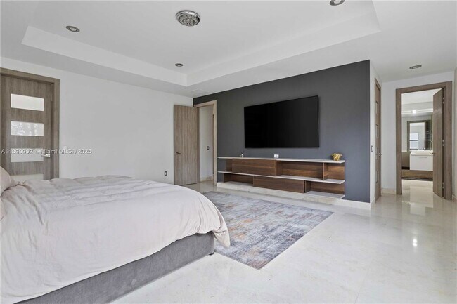 Building Photo - 9910 NW 86th Terrace