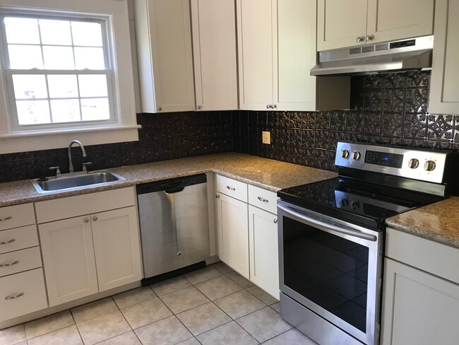 Building Photo - 100 Atwood St