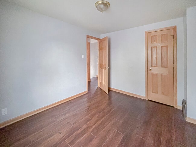 Building Photo - 5156 W 63rd Pl