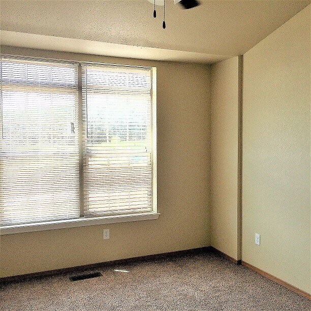 Building Photo - 2804 W Lakewood Dr