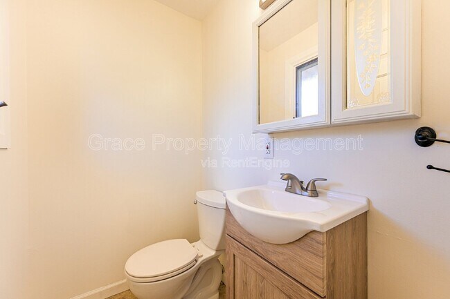 Building Photo - 270 Beryl Way