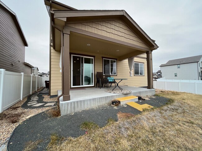 Building Photo - Beautiful Home in Windsor