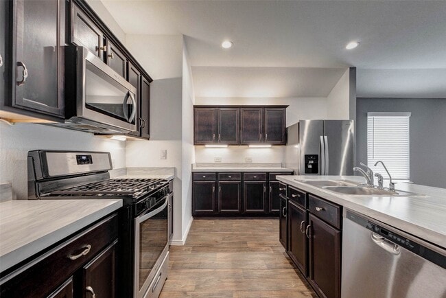 Building Photo - 5114 Jasmine Dawn Dr