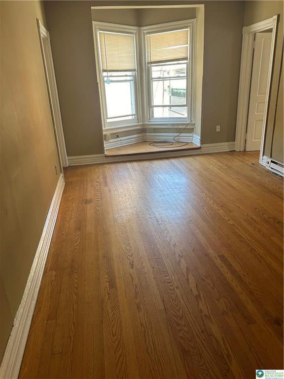 Building Photo - 922 W Court St