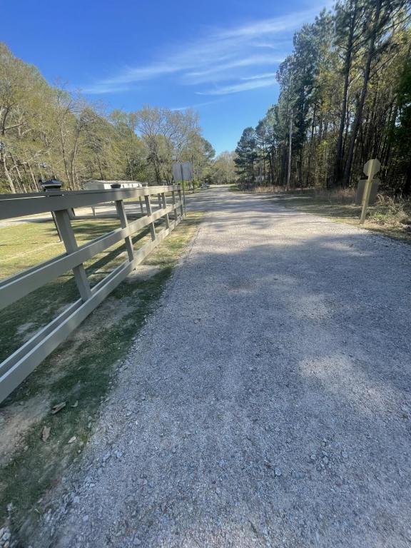 Building Photo - 931 Ravenwood Dr