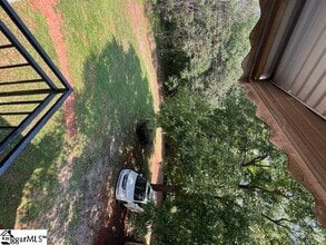 Building Photo - 18 Lake Dr