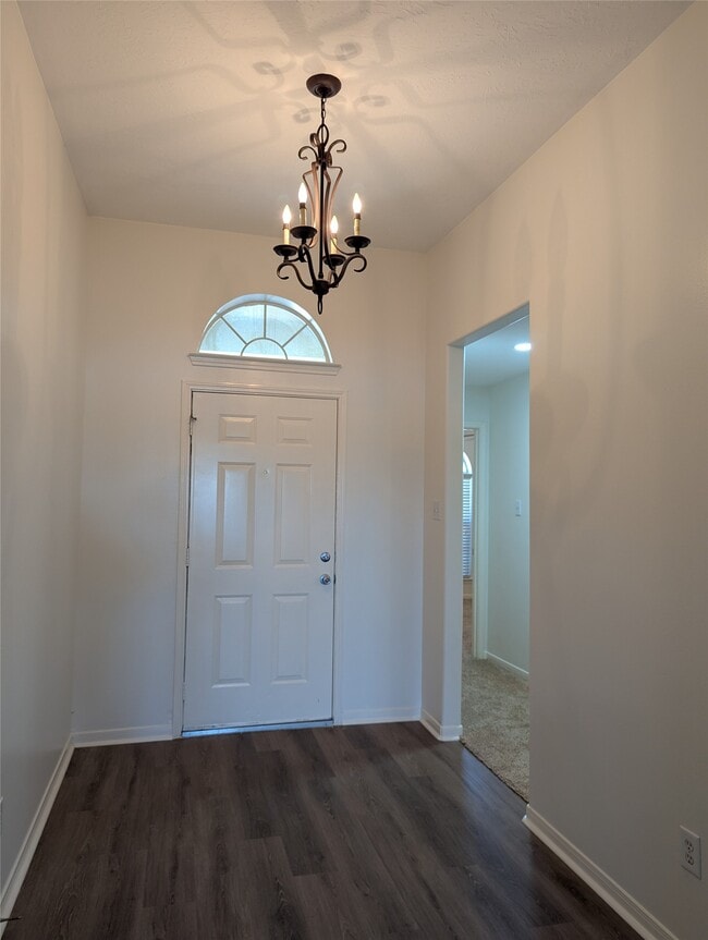 Building Photo - 5618 Savannah Woods Ln