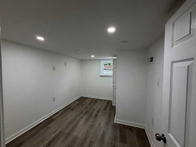 Building Photo - Spacious NE Roanoke City Home!