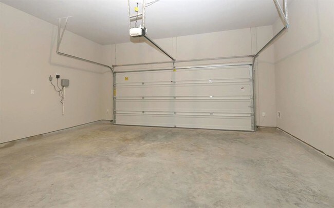 Building Photo - 18 Salado Vista Ct
