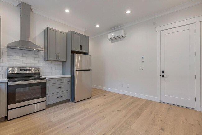 Building Photo - Newer High-Tech Home | Top Schools | Great...