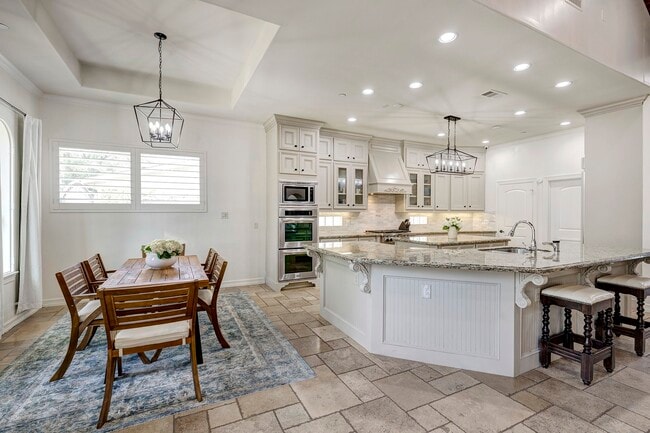 Building Photo - 1324 Bingle Rd