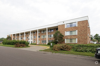 Building Photo - White Gate Manor