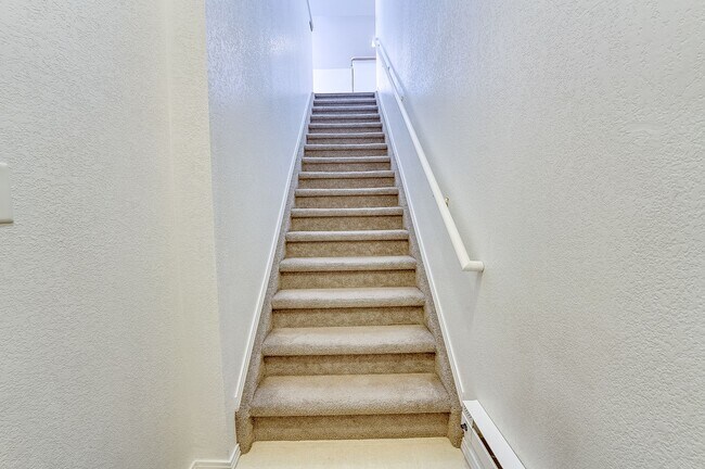 Building Photo - Beautiful 3 Bed, 2 Bath Condo in NW Fort Collins!