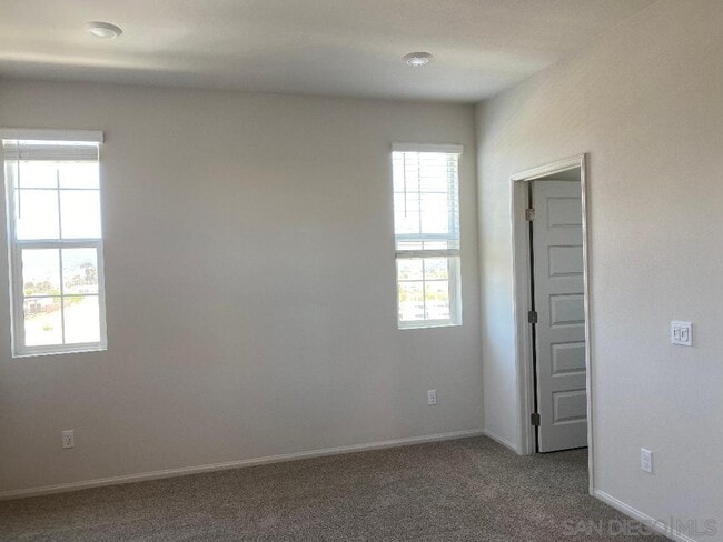 Building Photo - 40445 Melrose Dr