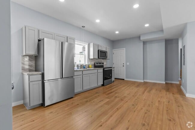 Building Photo - 515 Plainfield St