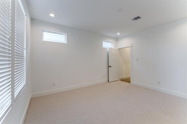 Building Photo - 7712 Johanna Pk Dr