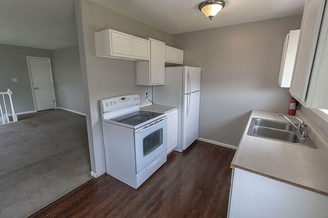 Building Photo - 7217 N Moberly Dr